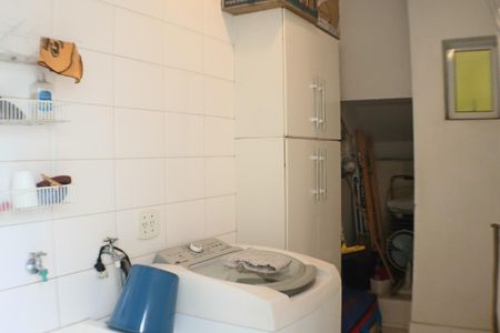 Casa à venda com 98m², 3 quartos e 2 vagas Casa à venda com 98m², 3 quartos e 2 vagasÁrea de Serviço