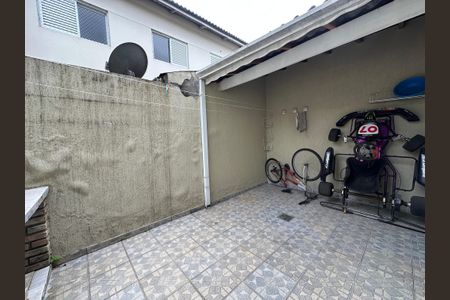 Casa à venda com 98m², 3 quartos e 2 vagas Casa à venda com 98m², 3 quartos e 2 vagasQuintal