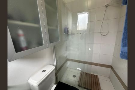 Casa à venda com 98m², 3 quartos e 2 vagas Casa à venda com 98m², 3 quartos e 2 vagasBanheiro da Suíte