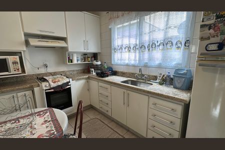 Casa à venda com 98m², 3 quartos e 2 vagas Casa à venda com 98m², 3 quartos e 2 vagasCozinha