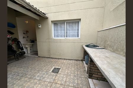 Casa à venda com 98m², 3 quartos e 2 vagas Casa à venda com 98m², 3 quartos e 2 vagasQuintal