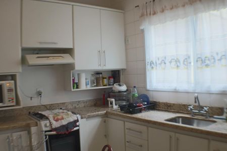 Casa à venda com 98m², 3 quartos e 2 vagas Casa à venda com 98m², 3 quartos e 2 vagasCozinha