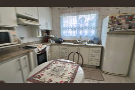 Casa à venda com 98m², 3 quartos e 2 vagas Casa à venda com 98m², 3 quartos e 2 vagasCozinha