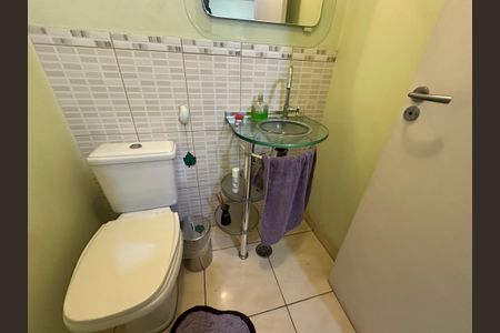 Casa à venda com 98m², 3 quartos e 2 vagas Casa à venda com 98m², 3 quartos e 2 vagasLavabo