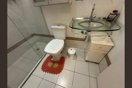 Casa à venda com 98m², 3 quartos e 2 vagas Casa à venda com 98m², 3 quartos e 2 vagasBanheiro