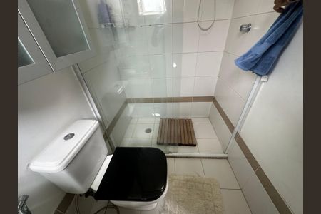 Casa à venda com 98m², 3 quartos e 2 vagas Casa à venda com 98m², 3 quartos e 2 vagasBanheiro da Suíte