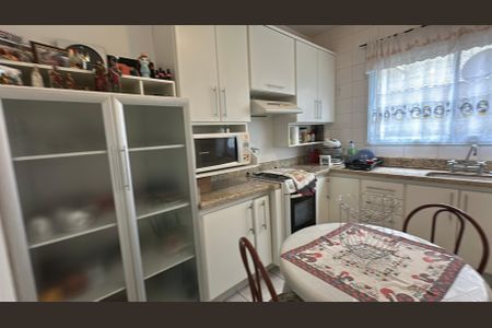 Casa à venda com 98m², 3 quartos e 2 vagas Casa à venda com 98m², 3 quartos e 2 vagasCozinha