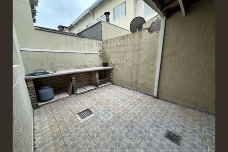 Casa à venda com 98m², 3 quartos e 2 vagas Casa à venda com 98m², 3 quartos e 2 vagasQuintal