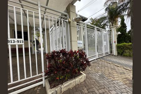 Casa à venda com 98m², 3 quartos e 2 vagas Casa à venda com 98m², 3 quartos e 2 vagasFachada e portaria