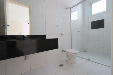 Casa para alugar com 250m², 3 quartos e 6 vagasBanheiro da Suíte 2