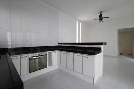 Casa para alugar com 250m², 3 quartos e 6 vagasCozinha