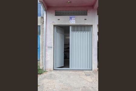 Casa para alugar com 80m², 2 quartos e 2 vagasFachada