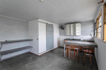 Casa para alugar com 80m², 2 quartos e 2 vagasSala/Cozinha