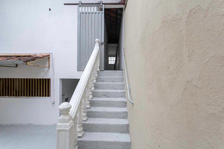 Casa para alugar com 80m², 2 quartos e 2 vagasEntrada