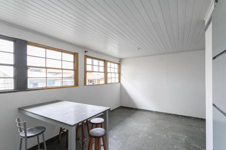 Casa para alugar com 80m², 2 quartos e 2 vagasSala/Cozinha