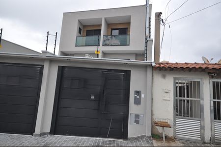 Casa à venda com 180m², 3 quartos e 5 vagas Casa à venda com 180m², 3 quartos e 5 vagasFachada
