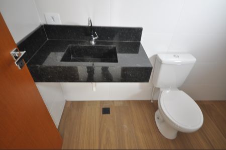 Casa à venda com 180m², 3 quartos e 5 vagasBanheiro da Suíte 1
