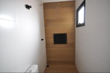 Casa à venda com 180m², 3 quartos e 5 vagasBanheiro da Suíte 1