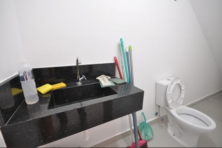 Casa à venda com 180m², 3 quartos e 5 vagasBanheiro de Serviço
