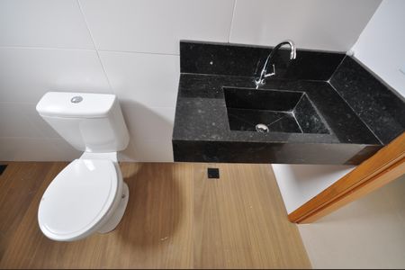 Casa à venda com 180m², 3 quartos e 5 vagasBanheiro da Suíte 2