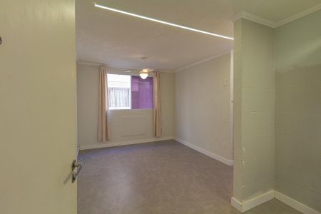 Sala de apartamento à venda com 2 quartos, 43m² em Mato Grande, Canoas