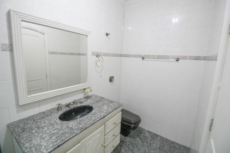 Casa para alugar com 232m², 3 quartos e 3 vagasBanheiro da Suíte 2