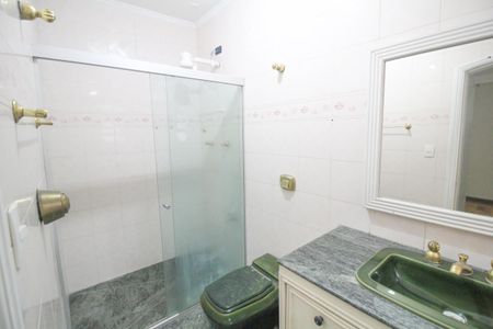 Casa para alugar com 232m², 3 quartos e 3 vagasBanheiro da Suíte 1