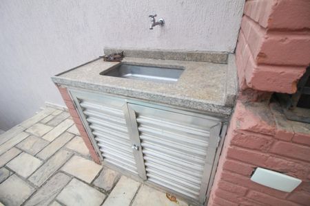 Casa para alugar com 232m², 3 quartos e 3 vagasÁrea comum - Churrasqueira