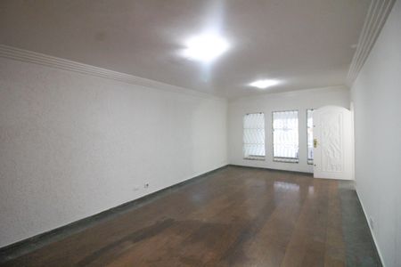 Casa para alugar com 232m², 3 quartos e 3 vagasSala