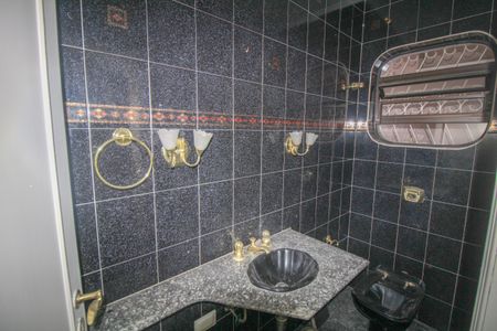 Casa para alugar com 232m², 3 quartos e 3 vagasBanheiro Social