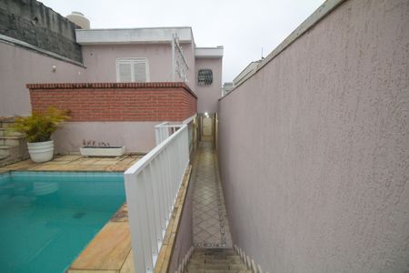 Casa para alugar com 232m², 3 quartos e 3 vagasÁrea comum - Piscina