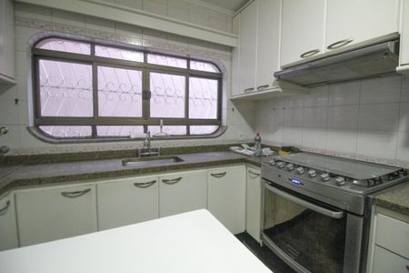 Casa para alugar com 232m², 3 quartos e 3 vagasCozinha