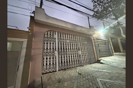 Casa para alugar com 232m², 3 quartos e 3 vagasFachada