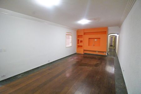 Casa para alugar com 232m², 3 quartos e 3 vagasSala