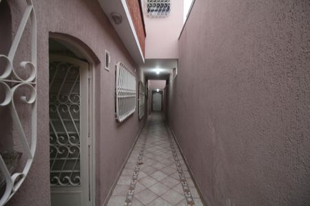 Casa para alugar com 232m², 3 quartos e 3 vagasCorredor 