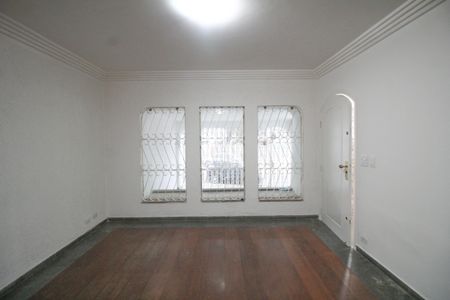 Casa para alugar com 232m², 3 quartos e 3 vagasSala