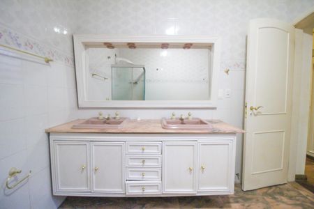 Casa para alugar com 232m², 3 quartos e 3 vagasBanheiro da Suíte 3