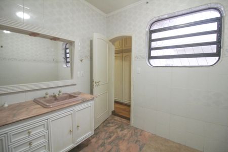 Casa para alugar com 232m², 3 quartos e 3 vagasBanheiro da Suíte 3