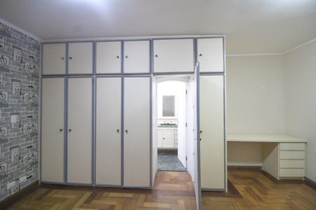 Casa para alugar com 232m², 3 quartos e 3 vagasSuíte 1