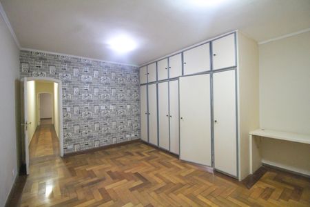 Casa para alugar com 232m², 3 quartos e 3 vagasSuíte 1