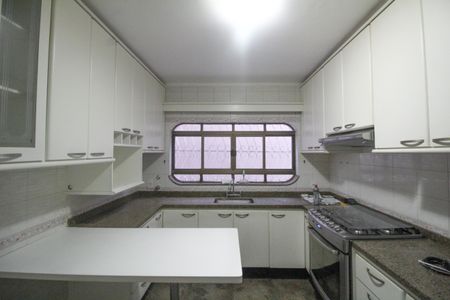 Casa para alugar com 232m², 3 quartos e 3 vagasCozinha