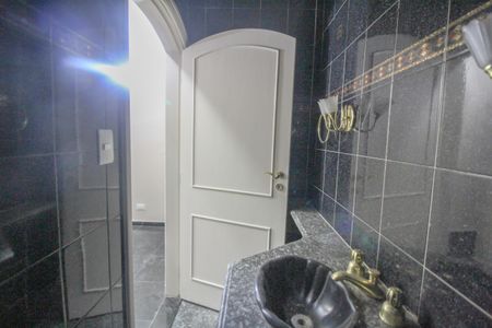 Casa para alugar com 232m², 3 quartos e 3 vagasBanheiro Social