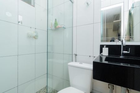 Apartamento à venda com 56m², 2 quartos e 1 vaga Apartamento à venda com 56m², 2 quartos e 1 vagaBanheiro