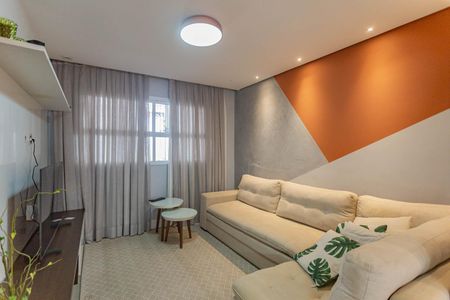 Sala de casa à venda com 3 quartos, 200m² em Liberdade, São Paulo