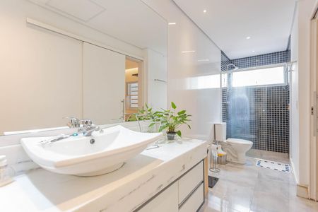 Banheiro de casa à venda com 3 quartos, 200m² em Liberdade, São Paulo