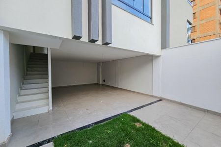 Casa à venda com 158m², 3 quartos e 4 vagasGaragem