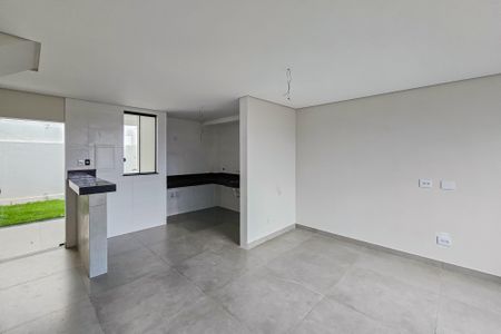Sala de casa à venda com 3 quartos, 158m² em Ouro Preto, Belo Horizonte