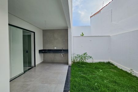 Casa à venda com 158m², 3 quartos e 4 vagasVaranda