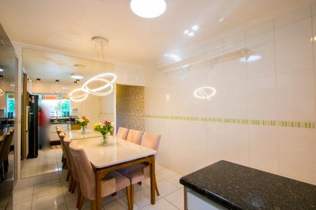 Casa à venda com 165m², 3 quartos e 3 vagasCozinha