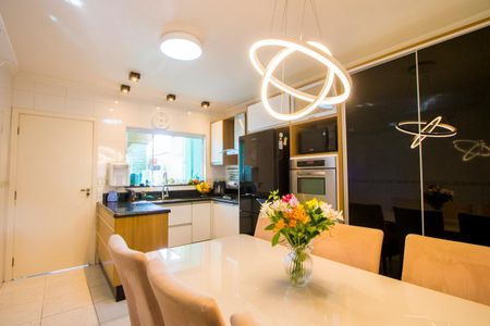 Casa à venda com 165m², 3 quartos e 3 vagasCozinha